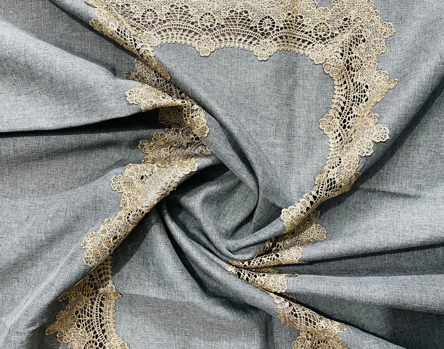 American Classic Openwork Lace Tablecloth