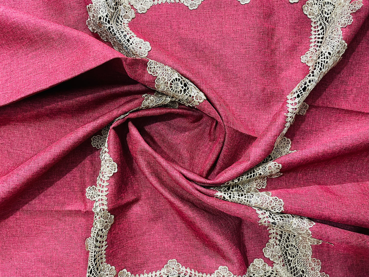 American Classic Openwork Lace Tablecloth