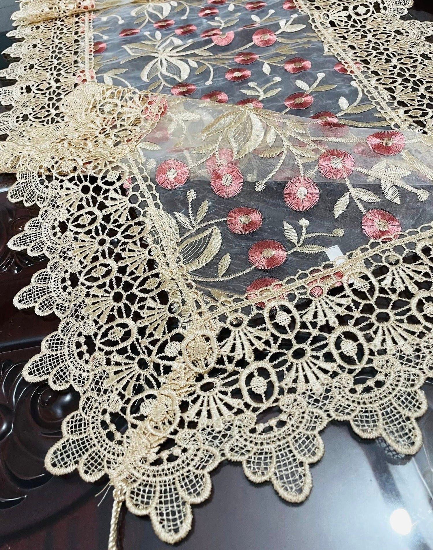 Luxurious Organza Polyester Table Runner Set
