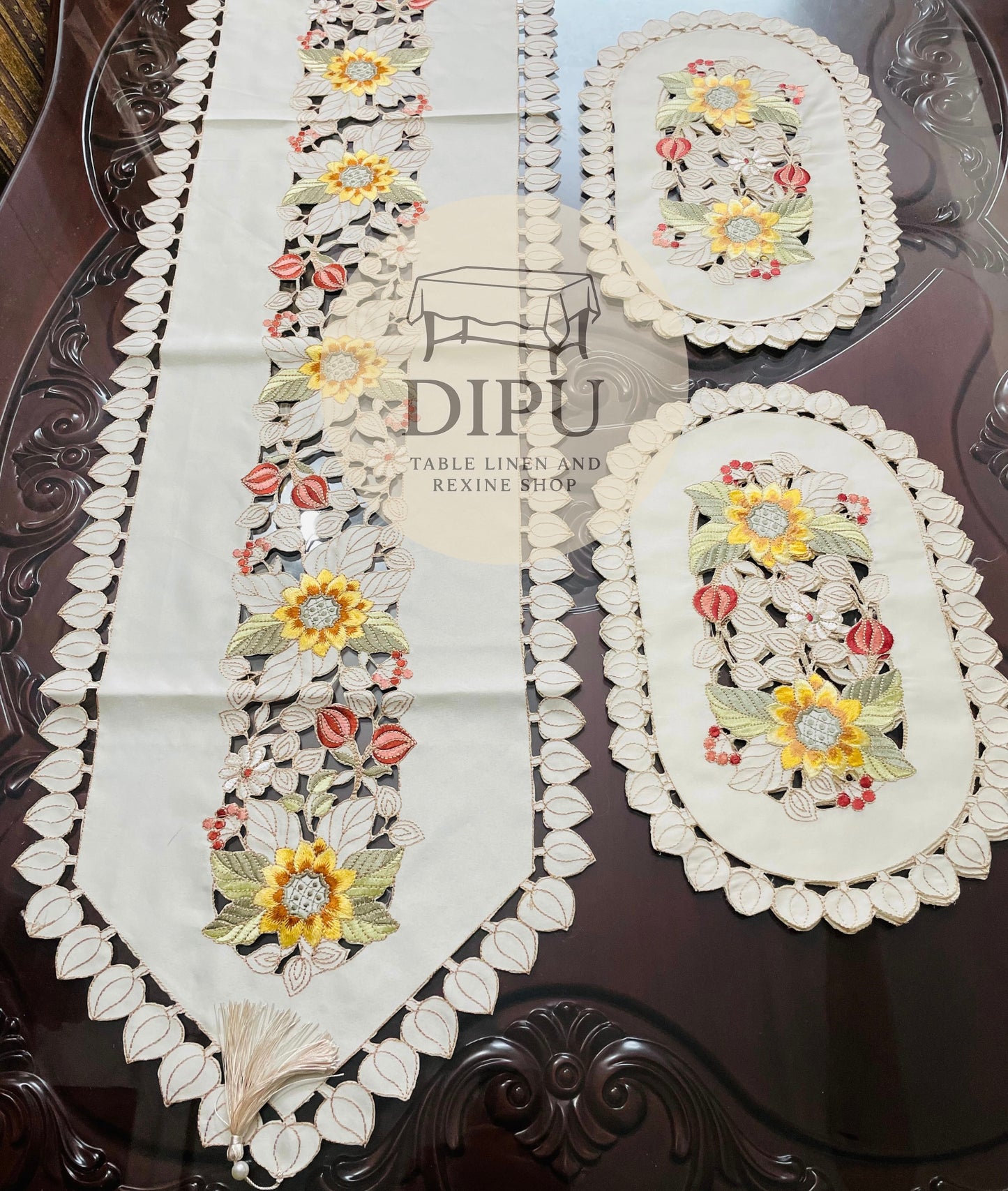 Luxurious Floral Embroidered Table Runner Set