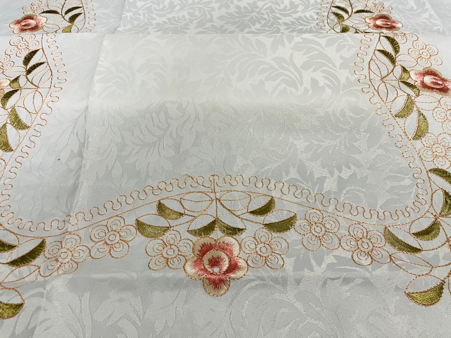 European Romantic Rose Hollow Embroidered Tablecloth