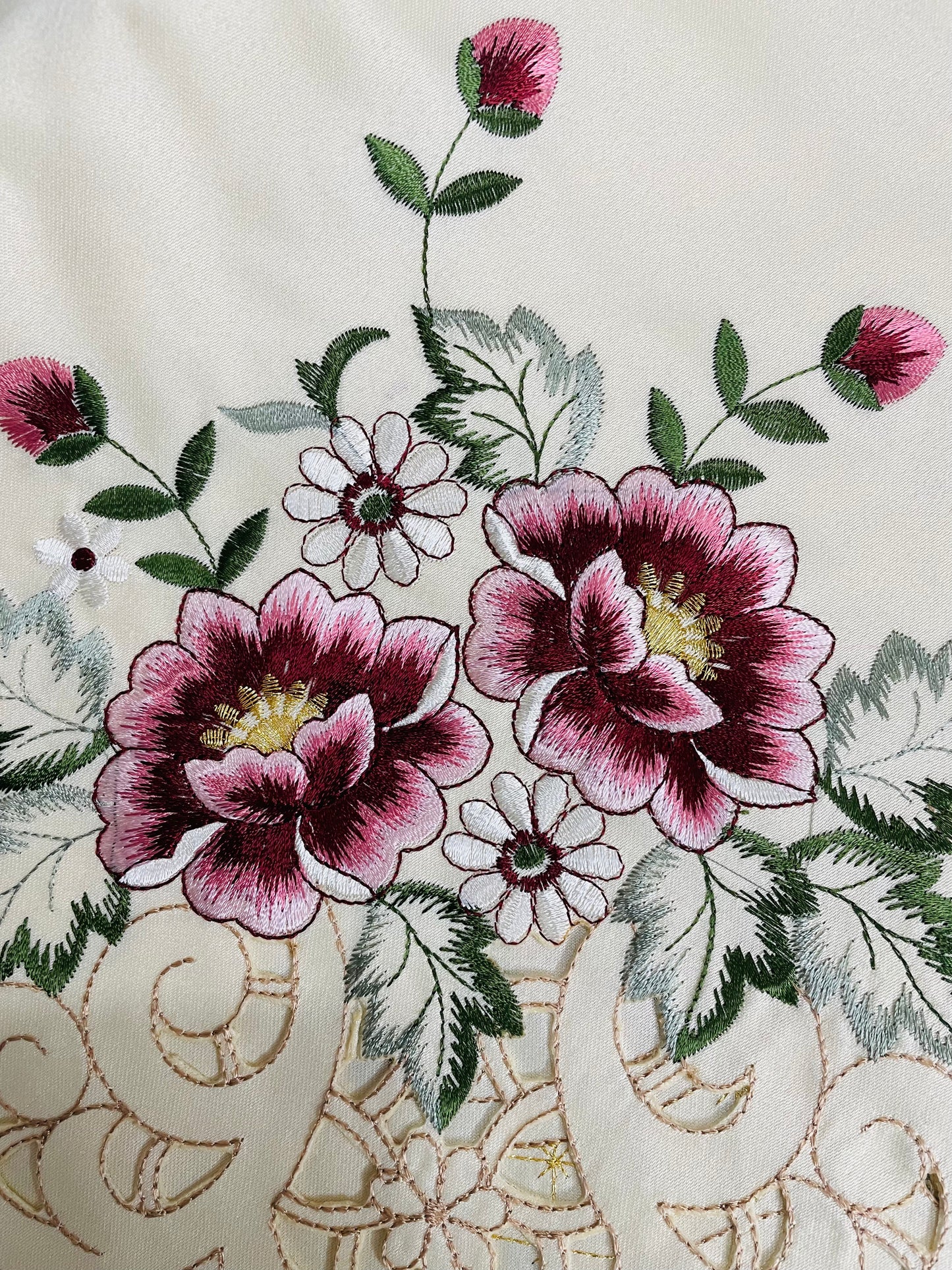 European Rose Hollow Embroidered Tablecloth