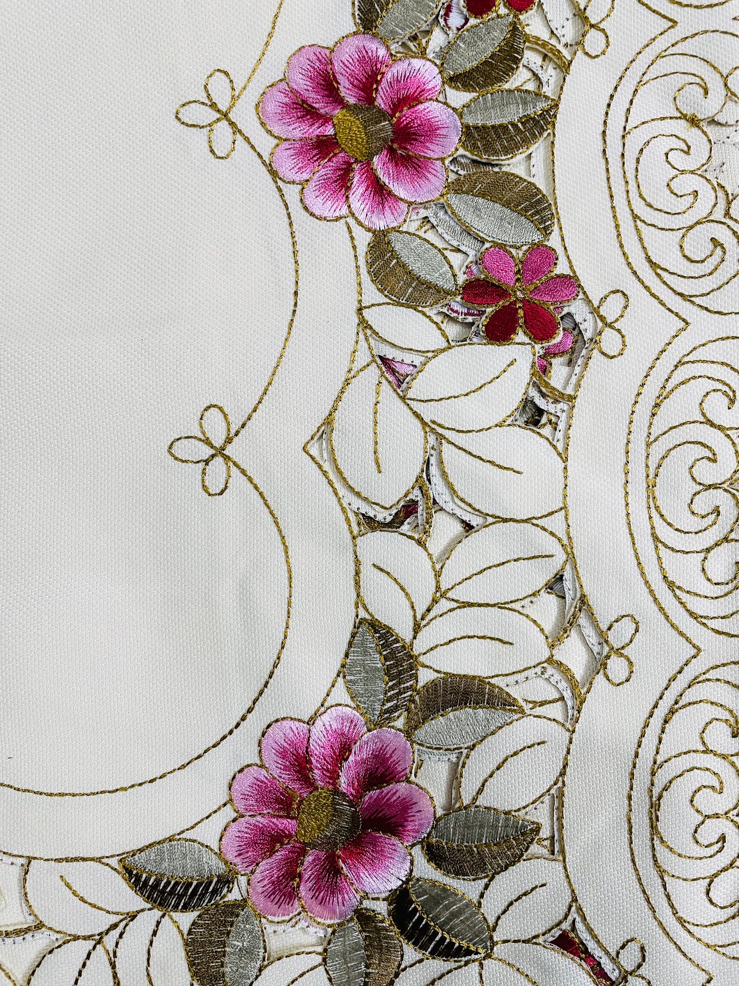 European Wildflower Hollow Embroidered Tablecloth