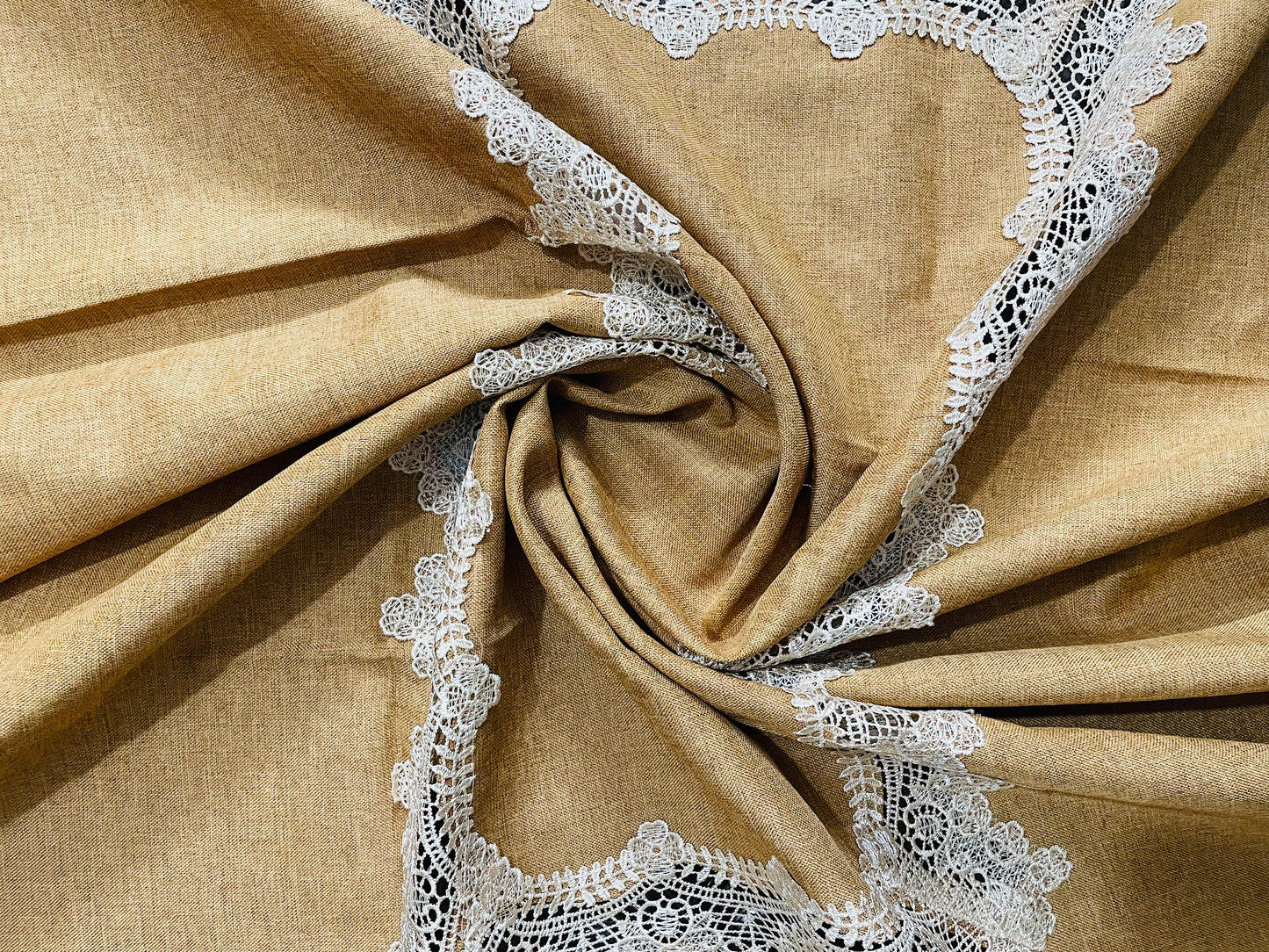 American Classic Openwork Lace Tablecloth